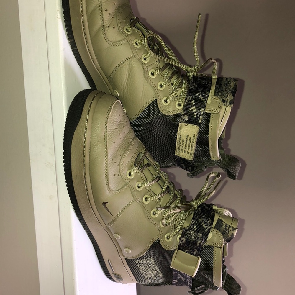 Nike  SF AF1 MID (URBAN UTILITY FTWR)
